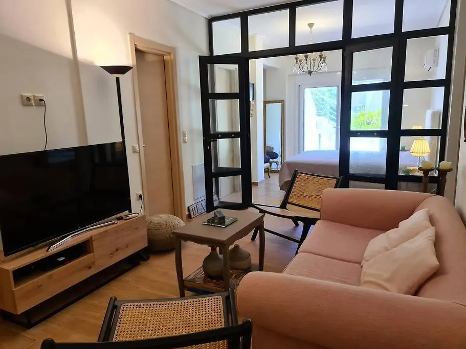Aelia Luxury Apartment With Private Entrance Karavomylos