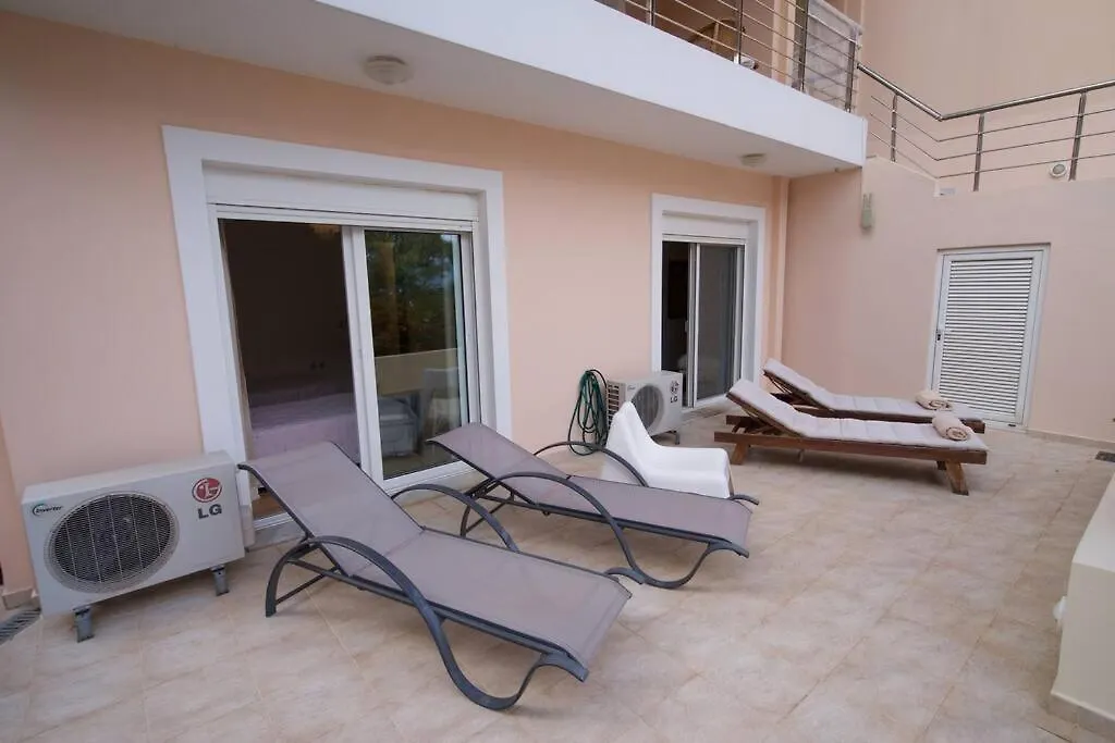 Aelia Luxury Apartment With Private Entrance Karavomylos Greece