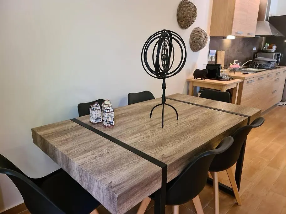 Aelia Luxury Apartment With Private Entrance Karavomylos